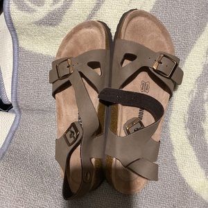 Cushionaire Taupe sandals
